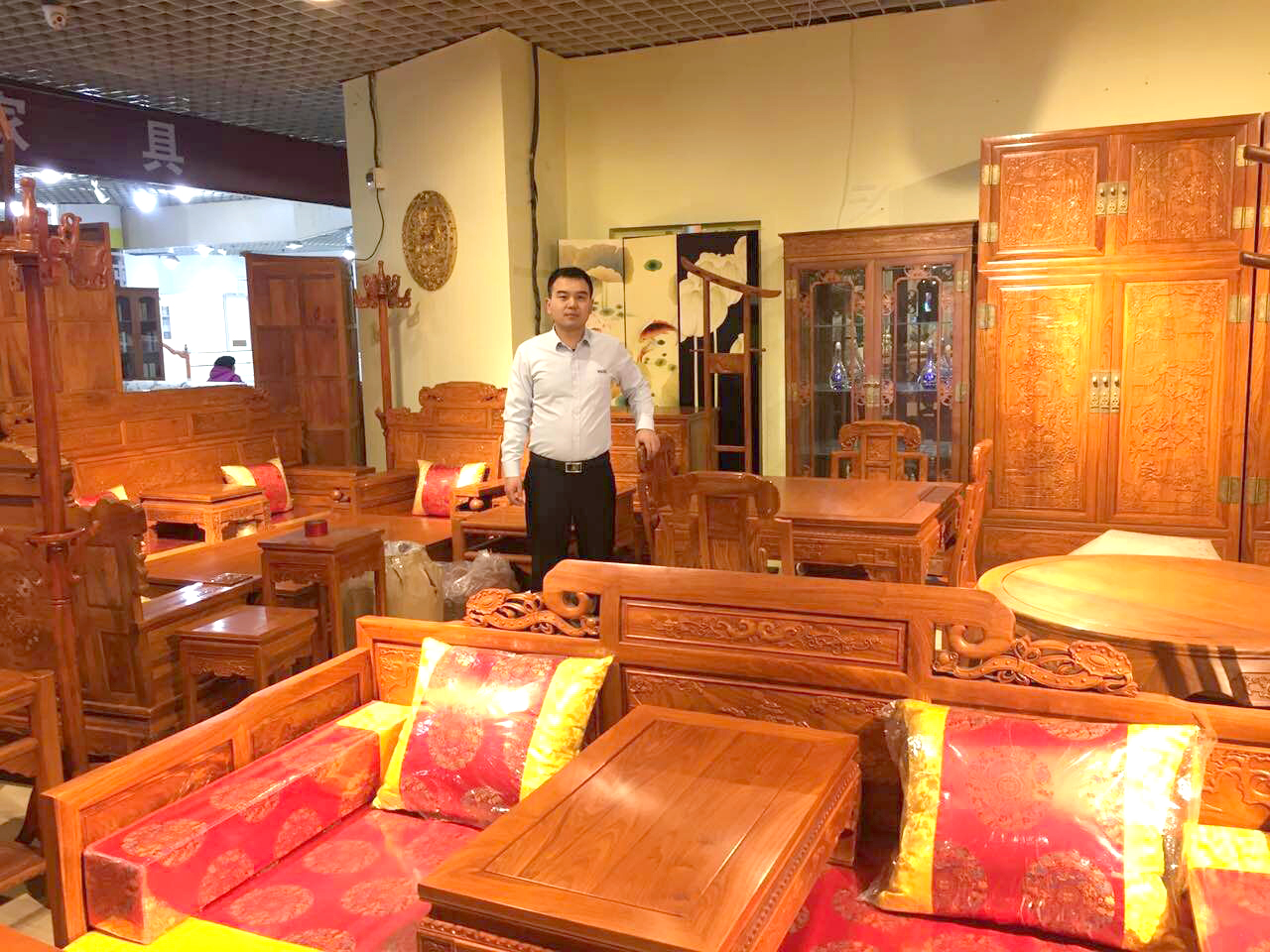 红木家具店